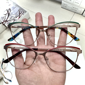 Monturas de <span class=keywords><strong>Gafas</strong></span> Ópticas Metálicas al por Mayor 2026, Colores Variados en Stock, Monturas de <span class=keywords><strong>Gafas</strong></span> de Moda para Unisex - Product Image 4