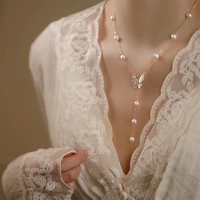 Collier Papillon Étoilé avec Pendentif Demi-Zircon Demi-Coquillage Naturel, Perle d'Eau Douce Naturelle 5-6mm, Chaîne Réglable, Bijou Tendance