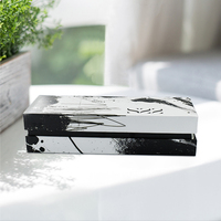 Boîte cadeau de luxe personnalisée noire et blanche pour colliers et ceintures, emballage rigide en carton avec revêtement UV, gaufrage, pelliculage mat et dorure à chaud
