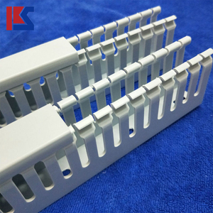 Goulotte de câbles grise, goulotte de câbles <span class=keywords><strong>en</strong></span> <span class=keywords><strong>plastique</strong></span>, conduit électrique, goulotte de câbles à fentes - Product Image 2