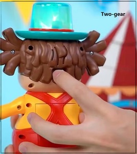 Giocattolo Clown Danzante Elettrico con Due Luci e Musica, Aspetto Carino, Cammina e si Muove a Sinistra e Destra con Braccia Oscillanti per Bambini - Product Image 5