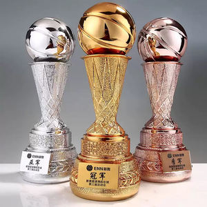 उच्च गुणवत्ता वाले अनुकूलित खेल किसी भी गेंद ट्रॉफी और पदक क्रिस्टल बास्केटबॉल विश्व धातु फुटबॉल ट्रॉफी - Product Image 2