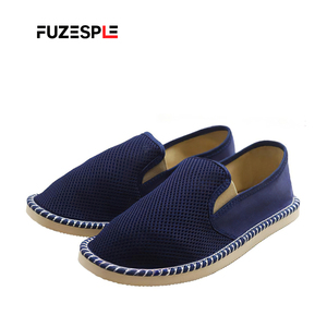 Mocasines Transpirables Color Negro Azabache para Hombre, Estilo Slip-On con Borde Trenzado, Suela Ligera, Zapatos Urbanos Cómodos, Calzado de Punto para Mujer - Product Image 3