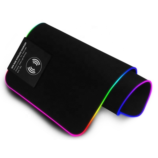 USB Port Large RGB LED Light Wireless Charging Gaming Pad Durable Rubber Phone Charging Mat Custom Big Size Keyboard Gaming Mat