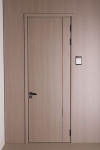 Puerta Interior Minimalista de MDF con Aislamiento Acústico, Superficie Acabada, Apertura Manual - Product Image 2