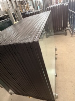 Fenêtre coulissante moderne en aluminium sur mesure avec grille et moustiquaire