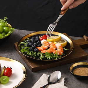 Service de <span class=keywords><strong>vaisselle</strong></span> de luxe en céramique et porcelaine Golden Edge <span class=keywords><strong>vaisselle</strong></span> <span class=keywords><strong>blanche</strong></span> pour le ménage dans les hôtels avec bol à soupe et assiette - Product Image 4