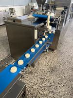 Machine à rembourrage multifonctionnelle pour pains vapeur et mantou, destinée aux équipements auxiliaires de la ligne de production de nouilles