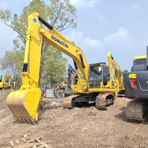 Excavatrice sur chenilles Komatsu PC200-7 d'occasion, 90% neuve, importée du Japon, prête pour l'expédition - Product Image 4