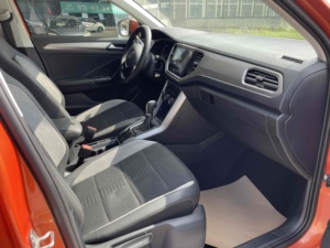 <span class=keywords><strong>Volkswagen</strong></span> <span class=keywords><strong>T</strong></span>-<span class=keywords><strong>ROC</strong></span> 2019 SUV Usata, Guida a Sinistra, <span class=keywords><strong>Auto</strong></span> di Seconda Mano per Esportazione - Product Image 5