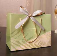 Sacs cadeaux classiques en papier végétal vert matcha, personnalisables, recyclables, résistants à l'humidité et imperméables, avec cordon de serrage en ruban, motif feuille de palmier simple