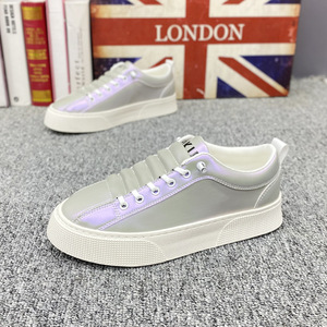 Primavera y otoño Nuevos zapatos de cuero de los hombres de moda con un paso. Zapatos de tabla de suela suave casuales de moda y versátiles - Product Image 4