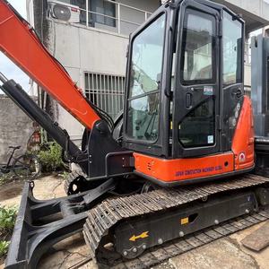 Excavatrice compacte Hitachi ZX68USB de 6,8 tonnes, d'occasion, de haute qualité, prix économique, conçue pour les chantiers urbains - Product Image 4