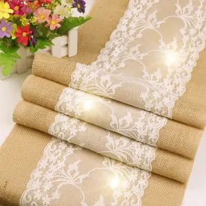 Vente en gros Chemin de table en toile de jute pour mariage avec dentelle de thé en lin de LED et lumières LED pour pique-nique