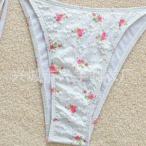 New sexy swimsuit, European and American hot girl <b>triangle</b> bag two-piece <b>bikini</b>, fresh and cute foreign trade swimwear <b>bikini</b> - Product Image 4