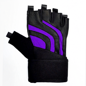 ถุงมือยิมแบบครึ่งนิ้วสีม่วง หนัง PU สายรัดข้อมือปรับได้ ถุงมือยกน้ำหนักออกกำลังกาย สำหรับทุกเพศ - Product Image 3