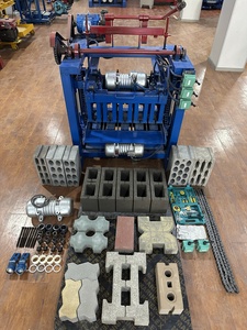 ماكينة صنع الطوب الخرساني المجوف ذات عمر خدمة طويل، ماكينة صنع طوب الرصف المتشابك الإسمنتي بمواصفات متعددة - Product Image 2