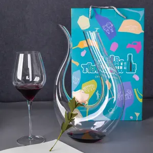 Aangepaste U Vorm Kleurrijke Alcohol Decanter Zwaan Ontwerp Mode Handgeblazen Wijn Decanter Voor Rode Wijn & Gift