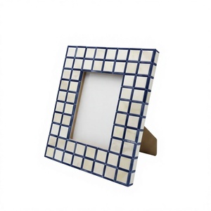 Cadre photo en os et résine AZ ENTERPRISES, fait main, luxe, écologique, décoration d'intérieur, impression personnalisable, présentoir de table - Product Image 1