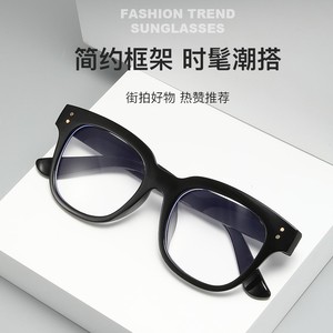 Lunettes de soleil carrées rétro unisexes, monture noire en PC, protection UV375, classe 2, lunettes de soleil tendance de style coréen - Product Image 5