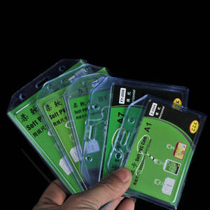 Porta Tarjetas de Identificación de Silicona Suave y Gruesa B7 con Placa de Nombre/Marca para Exposiciones - Product Image 1