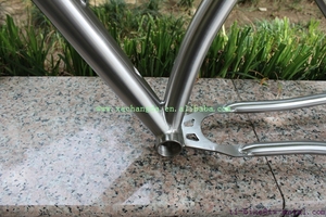 Cadre de vélo à suspension en titane avec photo complète - Product Image 4