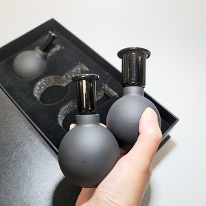Ensemble de ventouses à presser à la main, 2 pièces, noir et blanc, dédié au <span class=keywords><strong>visage</strong></span>, lifting du <span class=keywords><strong>visage</strong></span>, ventouses <span class=keywords><strong>en</strong></span> caoutchouc et <span class=keywords><strong>en</strong></span> <span class=keywords><strong>verre</strong></span>, massage sous vide, ventouses Hijama, pot cosmétique - Product Image 1