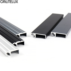 Barre lumineuse LED en aluminium de 18 mm de large pour panneau stratifié, profilé oblique à 45 degrés, éclairage LED pour armoire et placard - Product Image 1