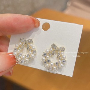 <span class=keywords><strong>Prix</strong></span> <span class=keywords><strong>d</strong></span>'usine Nouveau Pas Cher Plaqué Or Perle Strass Papillon Noeud Boucles <span class=keywords><strong>D</strong></span>'oreilles pour les Femmes - Product Image 2