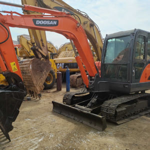 Doosan DX60 Excavadora sobre orugas 2022 Buen estado Precio bajo Usado 6 Ton Yanmar Motor Caja de cambios Venta de equipos de construcción - Product Image 1