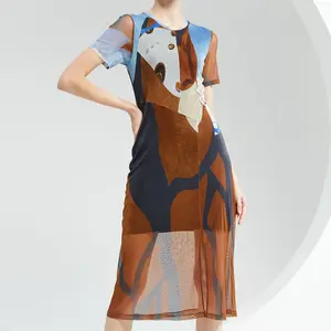 女性の春の新しいレトロなトーテムプリントドレスミディ半袖ウエストクロージング薄い気質のドレス
