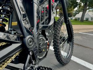 En stock, moto électrique Talaria Sting MX5 Pro noire, 13,4 kW, 60 V, autonomie de 120 km, vitesse maximale, moto de course électrique MX4 pour adultes, pour les États-Unis et l'UE - Product Image 4