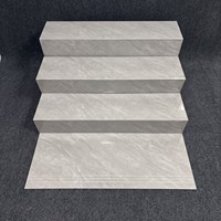 Carreaux de porcelaine rectangulaires gris clair brillant à veinage marbré, antidérapants, pour escaliers de centres commerciaux et de bureaux, vente en gros