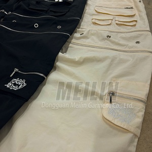 Pantalones Jogger Anchos y Holgados con Múltiples Bolsillos Personalizados para Fabricantes de Ropa, Pantalones Cargo de Nylon con Shorts Desmontables con Cremallera - Product Image 4
