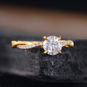 Anello alla Moda con Angelo Carino, Gioiello Minimalista Creativo, Anello Trendy per Donne - Product Image 1