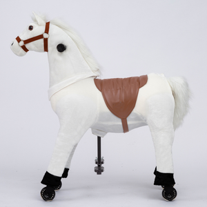 <span class=keywords><strong>Cavallo</strong></span> Bianco <span class=keywords><strong>Cavalcabile</strong></span> in un Parco Divertimenti nel 2025, Giocattolo Animale <span class=keywords><strong>Cavalcabile</strong></span> per Bambini, Peluche <span class=keywords><strong>Cavalcabile</strong></span> - Product Image 1