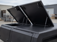 Hardtop personnalisé en acier pour Ute double cabine avec fenêtres coulissantes, plateforme de toit et barre de remorquage compatibles, étanche