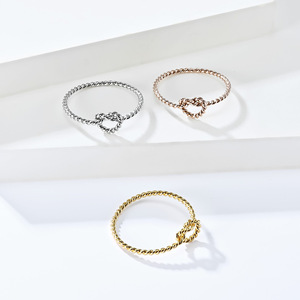 Anillo de Dedo para Mujer, Estilo Japonés y Coreano, con Nudo de Cuerda Trenzada en Forma de Corazón, de Acero de Titanio, Color Rosa Dorado - Product Image 2
