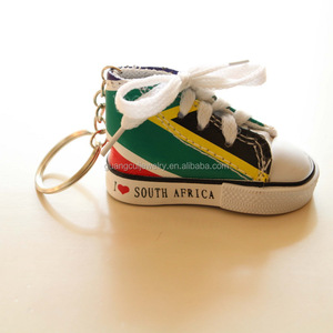 Venta al por mayor logotipo personalizado Sudáfrica recuerdo 3D lona zapato forma zapatilla llavero - Product Image 4