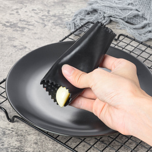 Ensemble d'outils à l'<span class=keywords><strong>ail</strong></span> 4 pièces : éplucheur en silicone + presse + grattoir + brosse de nettoyage, préparation facile, gadgets de cuisine compatibles lave-vaisselle - Product Image 5