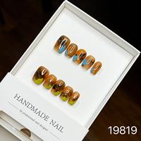 Venta al por mayor de fábrica: 10 uñas postizas cuadradas cortas hechas a mano, de lujo ligero, reutilizables, con logo personalizado.