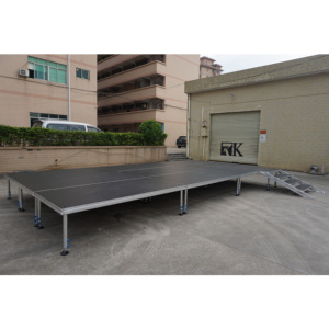 Scène mobile d'événement en plein air portable en bois et aluminium, podium, passerelle avec surface antidérapante et montage facile - Product Image 1
