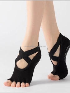 Calcetines JZVINA para mujer con cinco dedos, correa cruzada en el tobillo, arco abierto, antideslizantes, con puntos de silicona, de punto, para yoga, pilates y barre. - Product Image 4