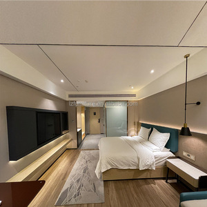 Lit d'hôtel King Size avec matelas pour hôtels 3 étoiles, cadre de lit en bois massif économique avec tête de lit capitonnée et tables de chevet - Product Image 4