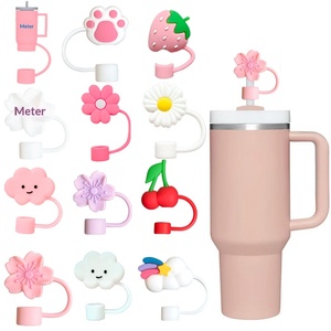 Venta al por mayor, muy vendido: Tapa de silicona para pajita Stanley Ice King Cup con forma de flor, tapón antipolvo de 10mm, para vasos de coche de 40 onzas - Product Image 1