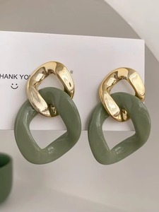 High <b>On</b> Demand Resin <b>Clip</b> <b>On</b> <b>Earrings</b> for Women Comfortable Fashion Jewelry for Wedding Office and Casual Wear For Sale - Product Image 1