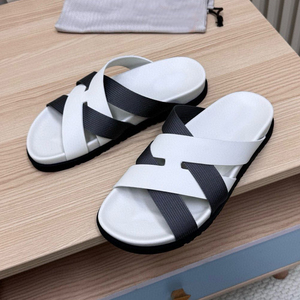 Nouvelles sandales décontractées en caoutchouc pour hommes <span class=keywords><strong>de</strong></span> <span class=keywords><strong>marque</strong></span> <span class=keywords><strong>de</strong></span> créateur 2026, en PU, tressées, pour l'été, pour le quotidien, souples - Product Image 3