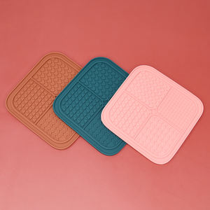 Nueva ventosa de alimentador lento de alta calidad para mascotas, almohadilla para lamer perros y gatos, alivio de la ansiedad, diseño antideslizante, alfombrilla para lamer de silicona - Product Image 4