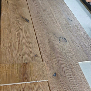 Suelo de Madera de Roble Inglés Rústico de Alta Calidad, Acabado Natural, en Tablas Anchas - Product Image 1