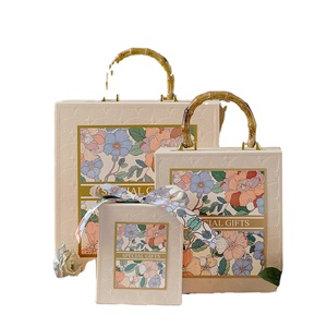 Boîte cadeau d'emballage raffiné, design élégant avec poignée en bambou, boîte cadeau pour mariage, boîte cadeau pour bonbons, plusieurs couleurs disponibles - Product Image 1